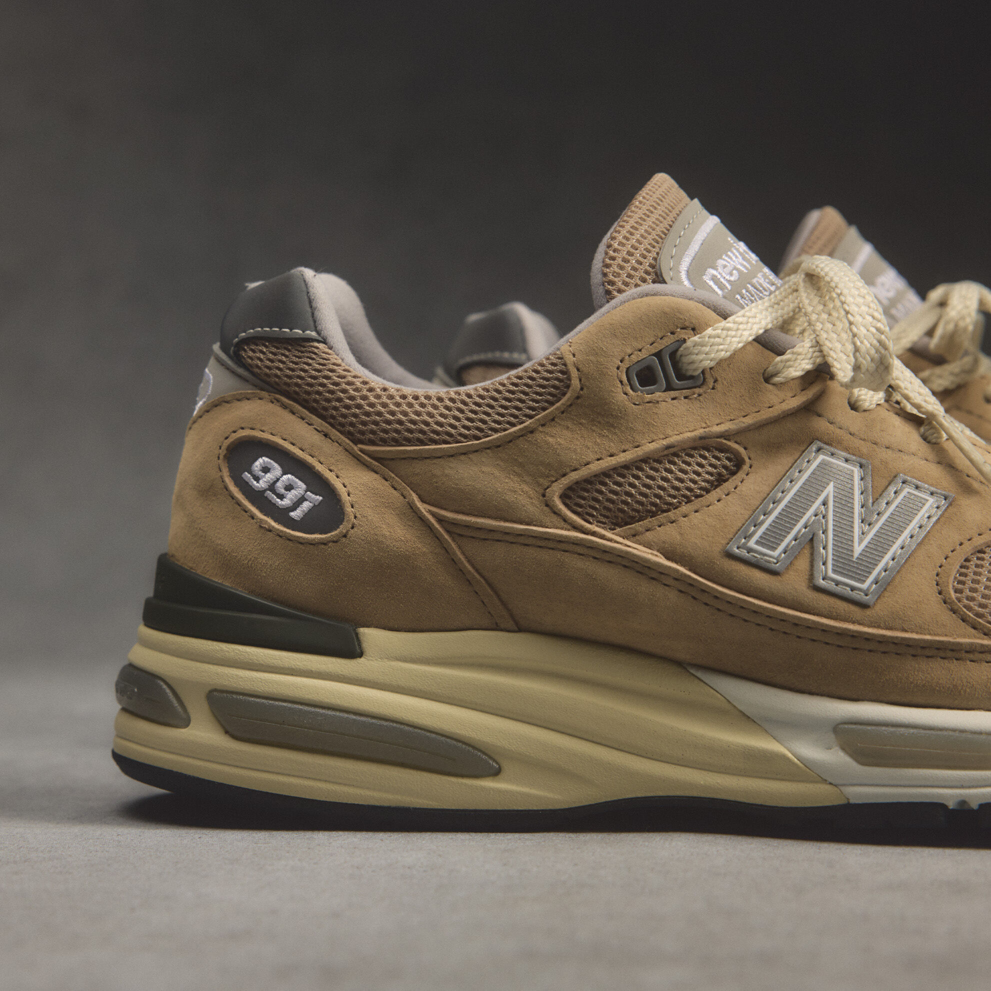 Unisex Made in UK U991V2 Shoes - New Balance